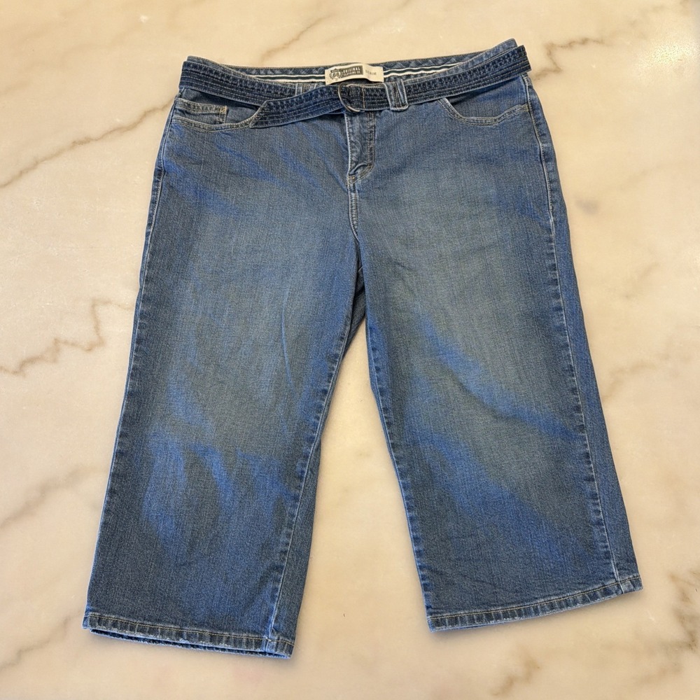 Route 66 Women's Size 11/12 Denim Capri Jeans with Belt Distressed Med. Wash